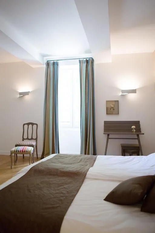 Espace De L'Hers Chateauneuf-du-Pape 0*,